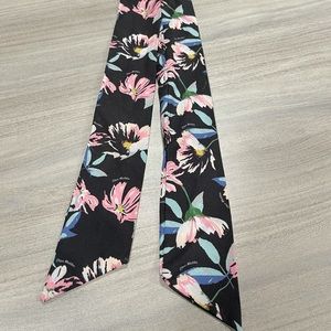 Steve Madden Floral Black Purse Tie C3